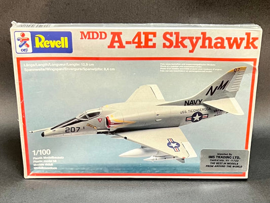 Ceji Revell Model Kit 4014 1:100 Scale MDD A-4E Skyhawk