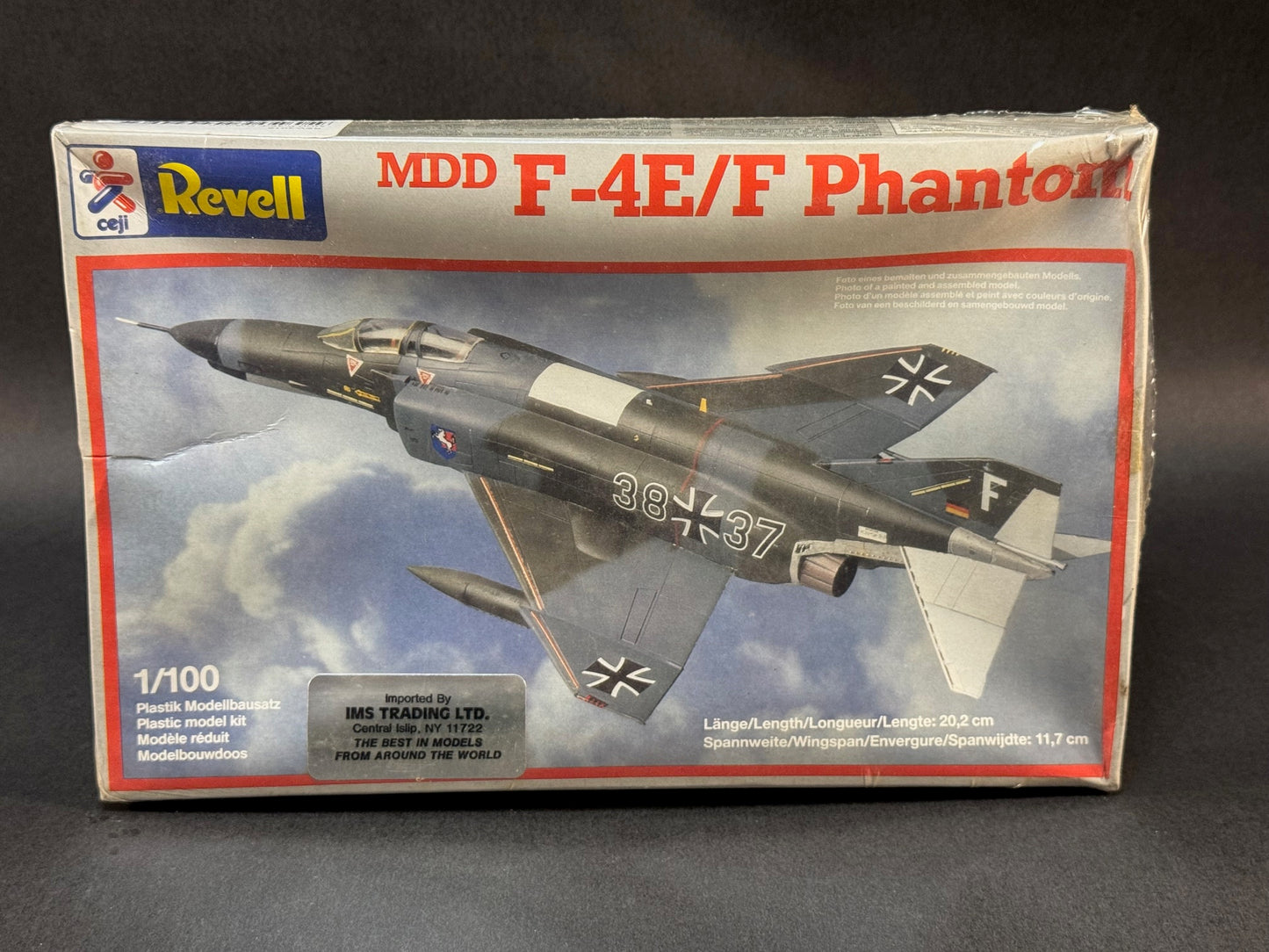 1984 Ceji Revell Model Kit 4018 1:100 Scale MDD F-4E/F Phantom