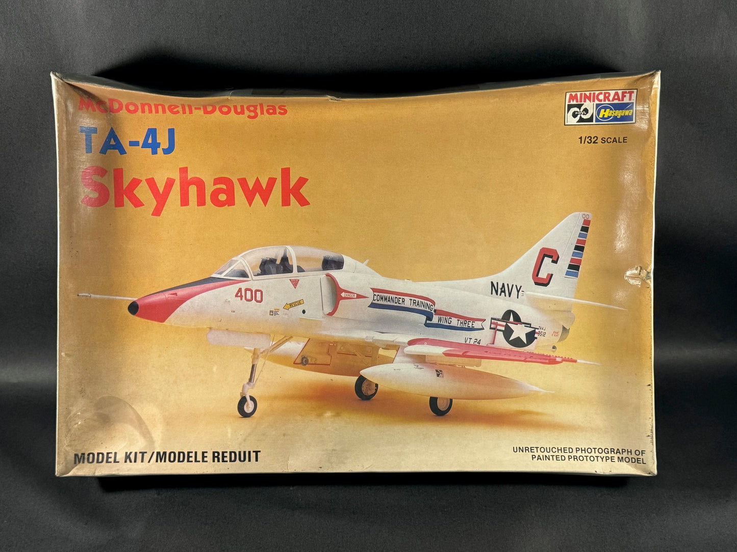 MiniCraft Hasegawa Model Kit 1163 1:32 Scale McDonnell-Douglas TA-4J Skyhawk