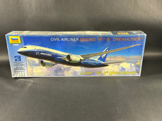 Zvezda Model Kit 7008 1:144 Scale Civil Airliner Boeing 787-8 Dreamliner