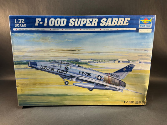 2007 Trumpeter Model Kit 02232 1:32 Scale F-100D Super Sabre