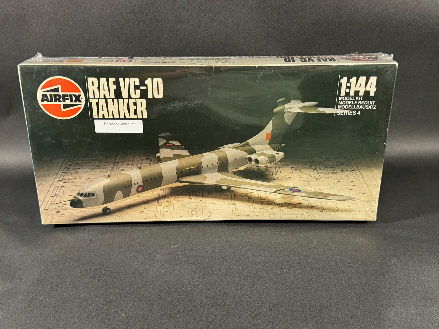 Airfix Model Kit 9-04026 1:144 Scale RAF VC-10 Tanker