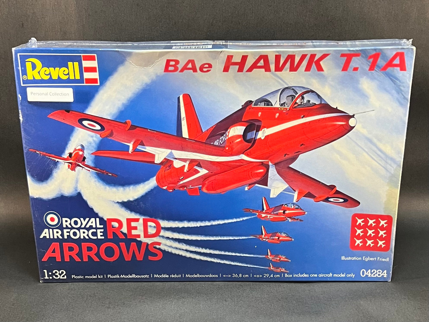 Revell Model Kit 04284 1:32 Scale Bae Hawk T.1A Royal Air Force Red Arrows