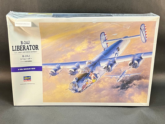 Hasegawa Model Kit E29 1:72 Scale B-24J Liberator