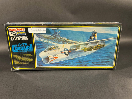 MiniCraft Hasegawa Model Kit 017 1:72 Scale A-7A Corsair II Ling Temco Vought US Navy