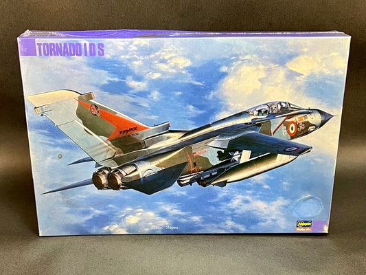 Hasegawa Model Kit K30 1:72 Scale Panavia Tornado IDS 'Italian Air Force/Marineflieger'