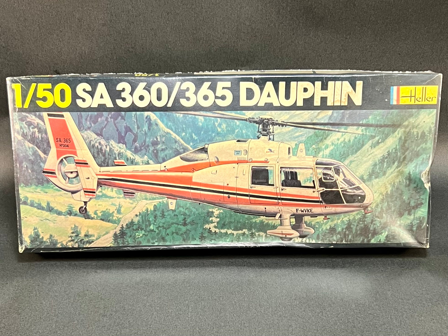 1980 Heller Model Kit 483 1:50 Scale SA 360/365 Dauphin