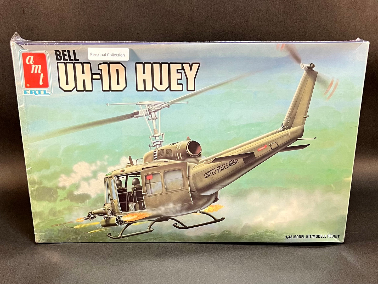 AMT ERTL Model Kit 8867 1:48 Scale Bell UH-1D Huey