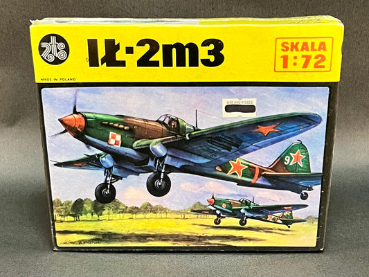 ZTS Plastyk Model Kit S03 1:72 Scale IL-2M3