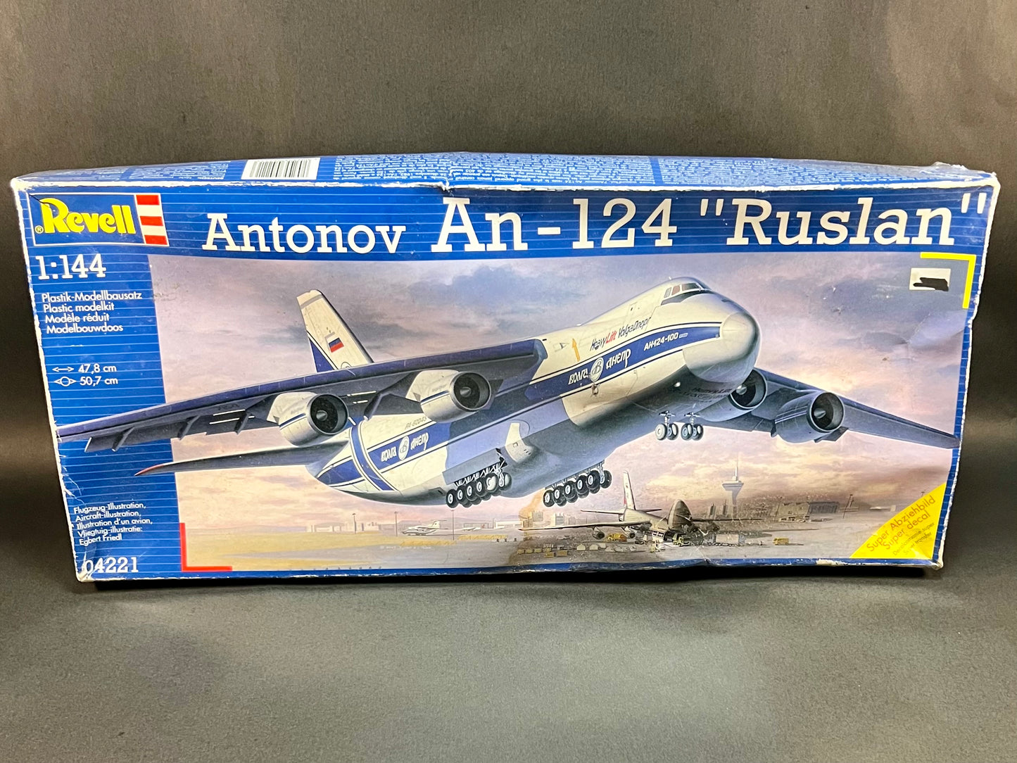 Revell Model Kit 04221 1:144 Scale Antonov AN-124 "Ruslan"