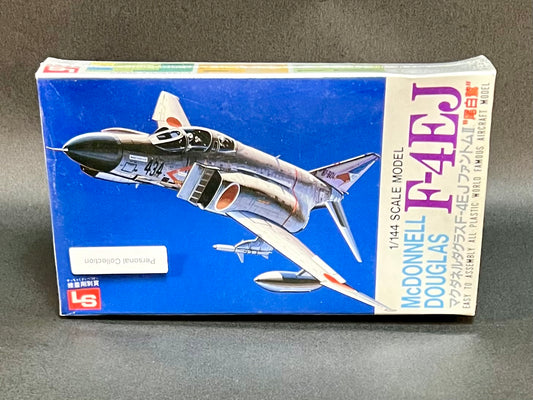 LS Model Kit 12 1:144 Scale McDonnell Douglas F-4EJ Phantom II JASDF The 302Sqn.