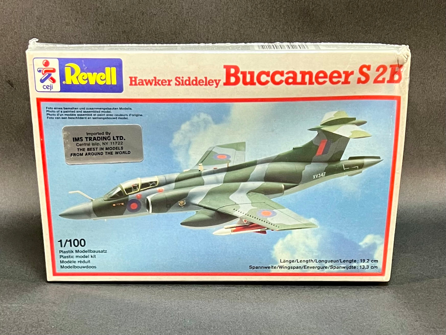 Ceji Revell Model Kit 4021 1:100 Scale Hawker Siddeley Buccaneer S 2B