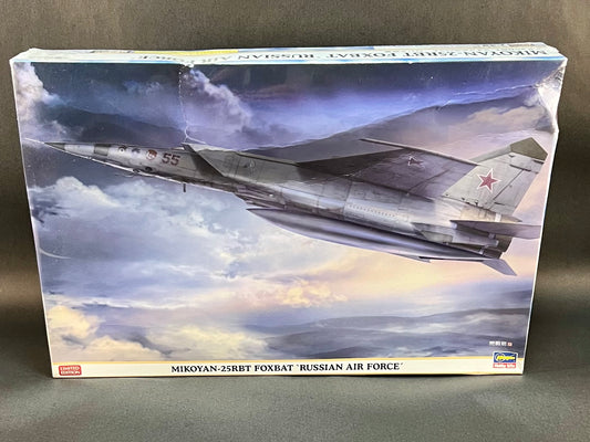 Hasegawa Model Kit 07462 1:48 Scale Mikoyan-25RBT Foxbat 'Russian Air Force'