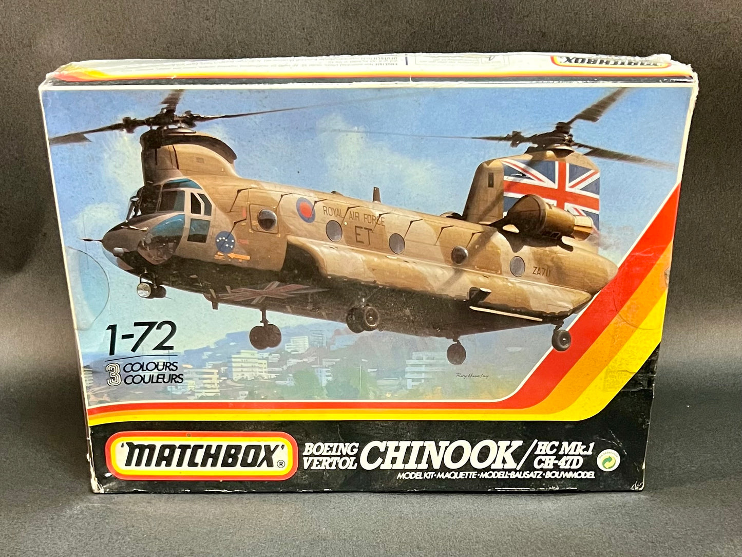 Matchbox Model Kit 40413 1:72 Scale Boeing Vertol Chinook HC Mk.1 CH-47D