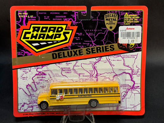 1995 Road Champs Deluxe Series School Bus, Yellow