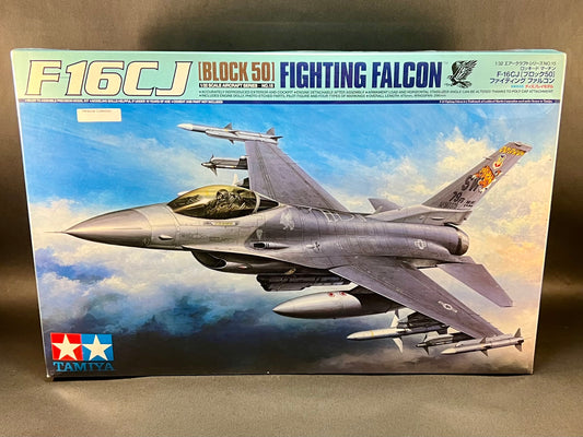 Tamiya Model Kit 60315 1:32 Scale Lockheed Martin F16CJ (Block 50) Fighting Falcon