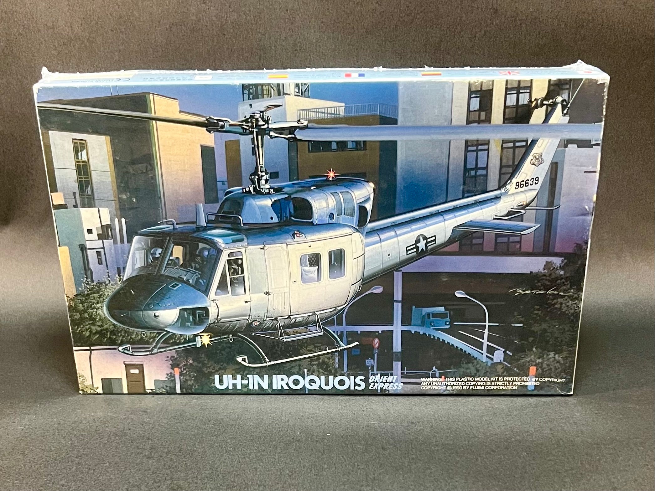 Fujimi Model Kit 35103 1:72 Scale UH-1N Iroquois Orient Express ...