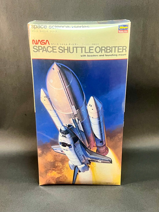 Hasegawa Model Kit SP134 1:200 Scale NASA Space Shuttle Orbiter with Boosters and Launching Mount