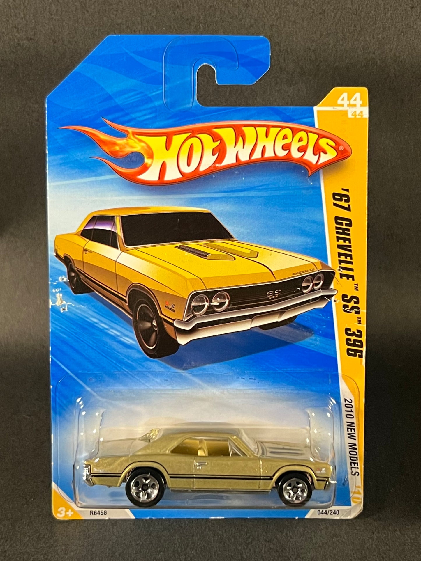 Hot Wheels 2010 New Models #044 '67 Chevelle SS 396 Gold