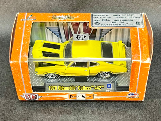 M2 Machines Detroit-Muscle Release 04 1970 Oldsmobile Cutlass 442 09-07 Yellow