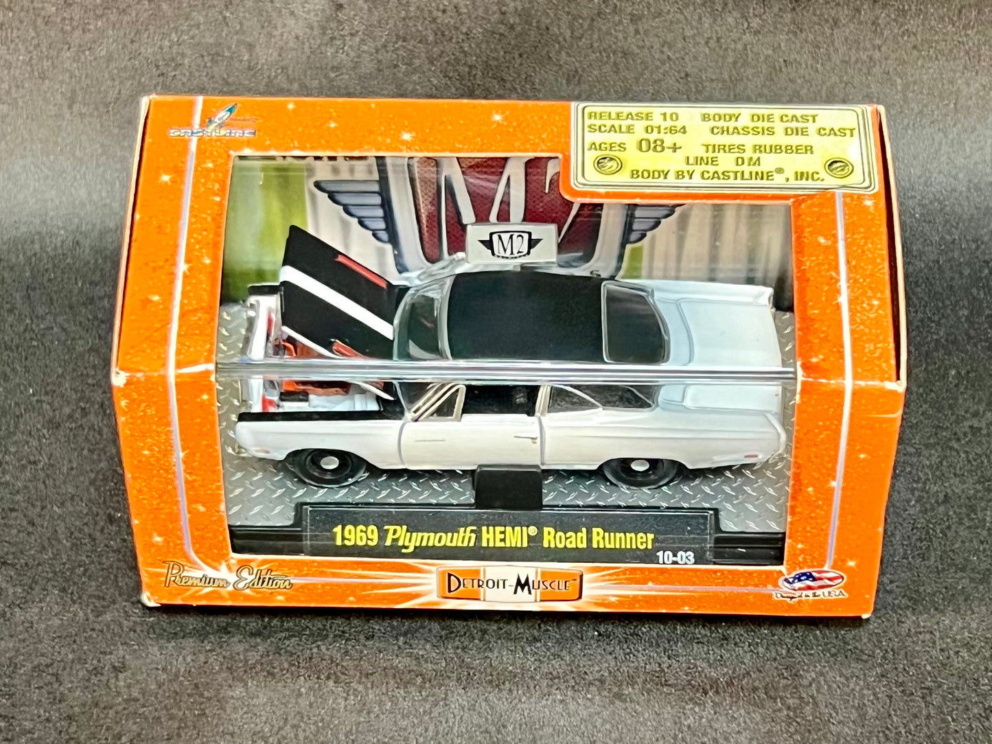 M2 Machines Detroit-Muscle Release 10 1969 Plymouth Hemi Road Runner 10-03 White