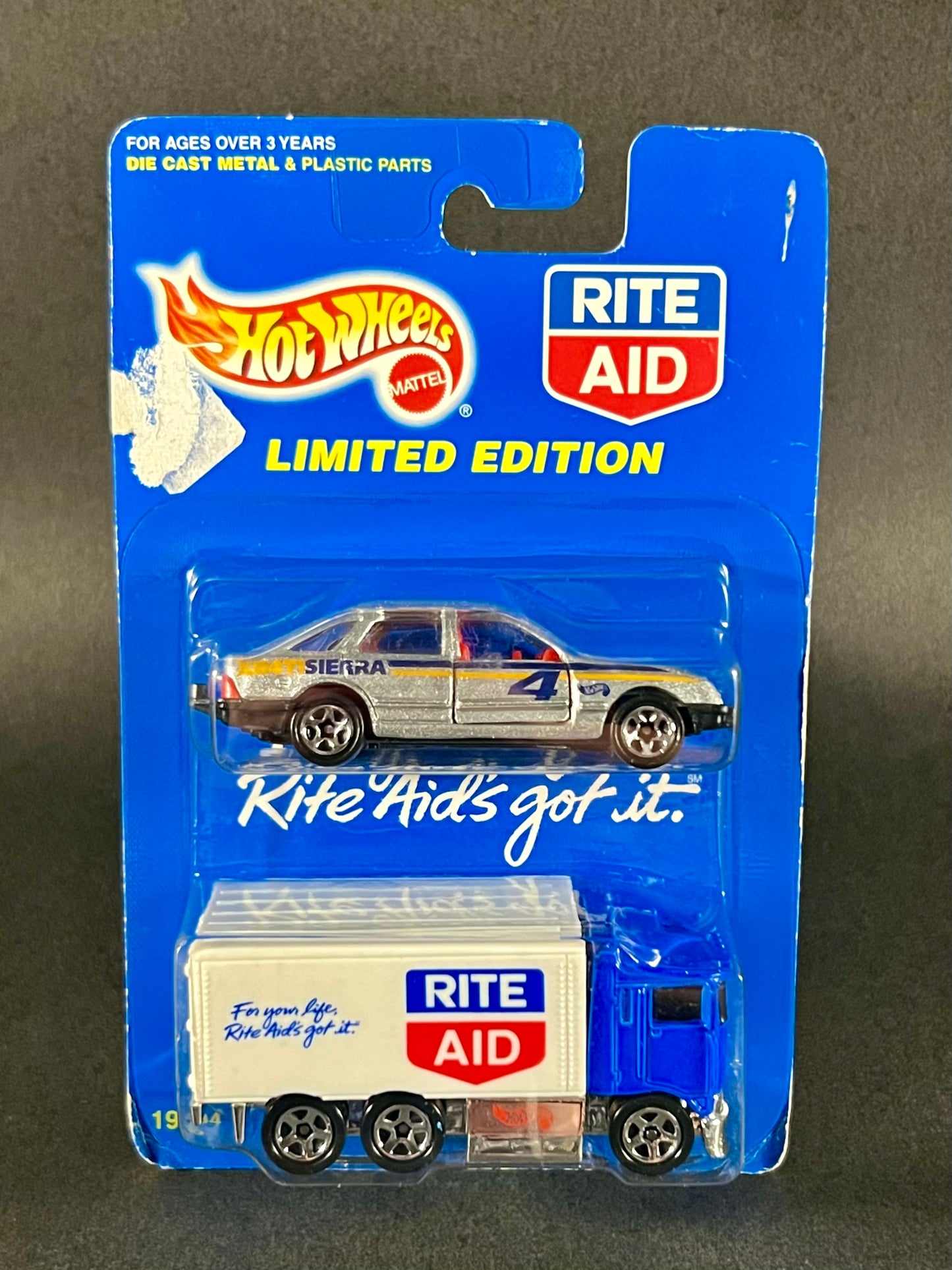 Hot Wheels 1997 Rite Aid 2-Pack Ford Sierra & HiWay Hauler