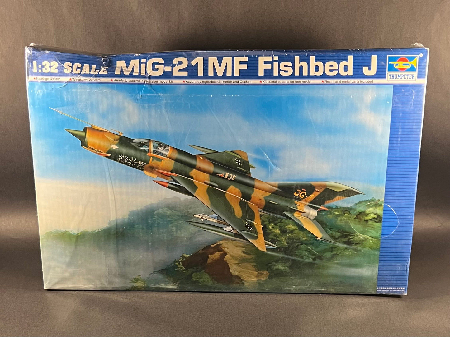 Trumpeter Model Kit 02218 1:32 Scale MiG-21MF Fishbed J