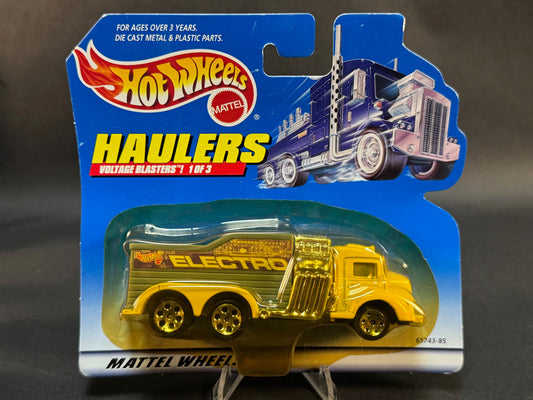 1999 Hot Wheels Haulers Voltage Blasters #1 Electro, Yellow and Blue **Yellow Blister