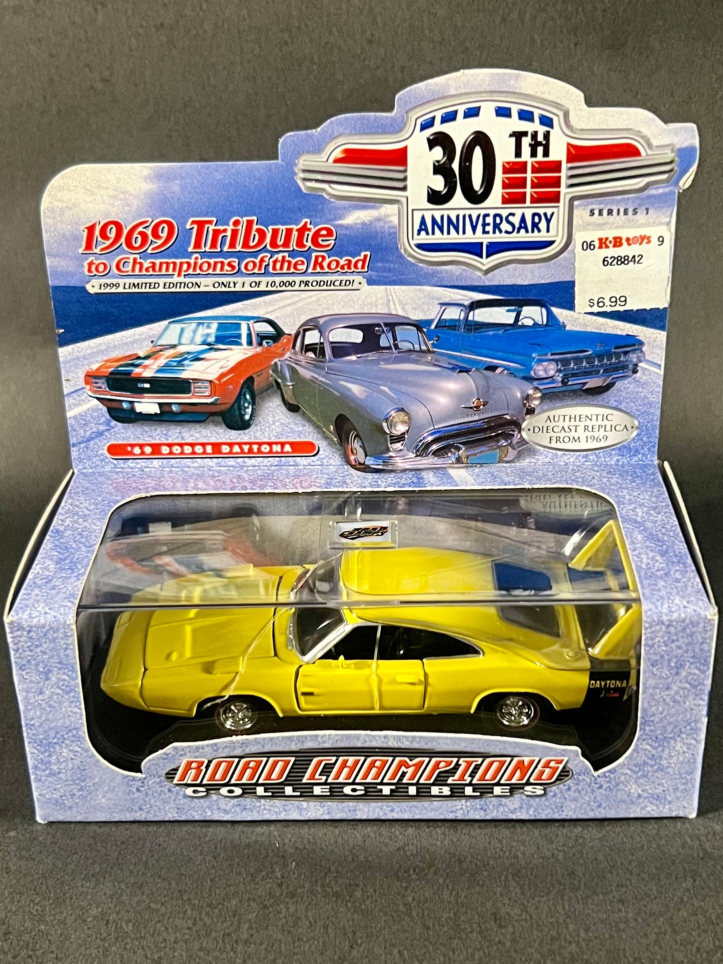 Road Champs 1969 Tribute Series 1 Limited Edition 1969 Dodge Daytona, Yellow