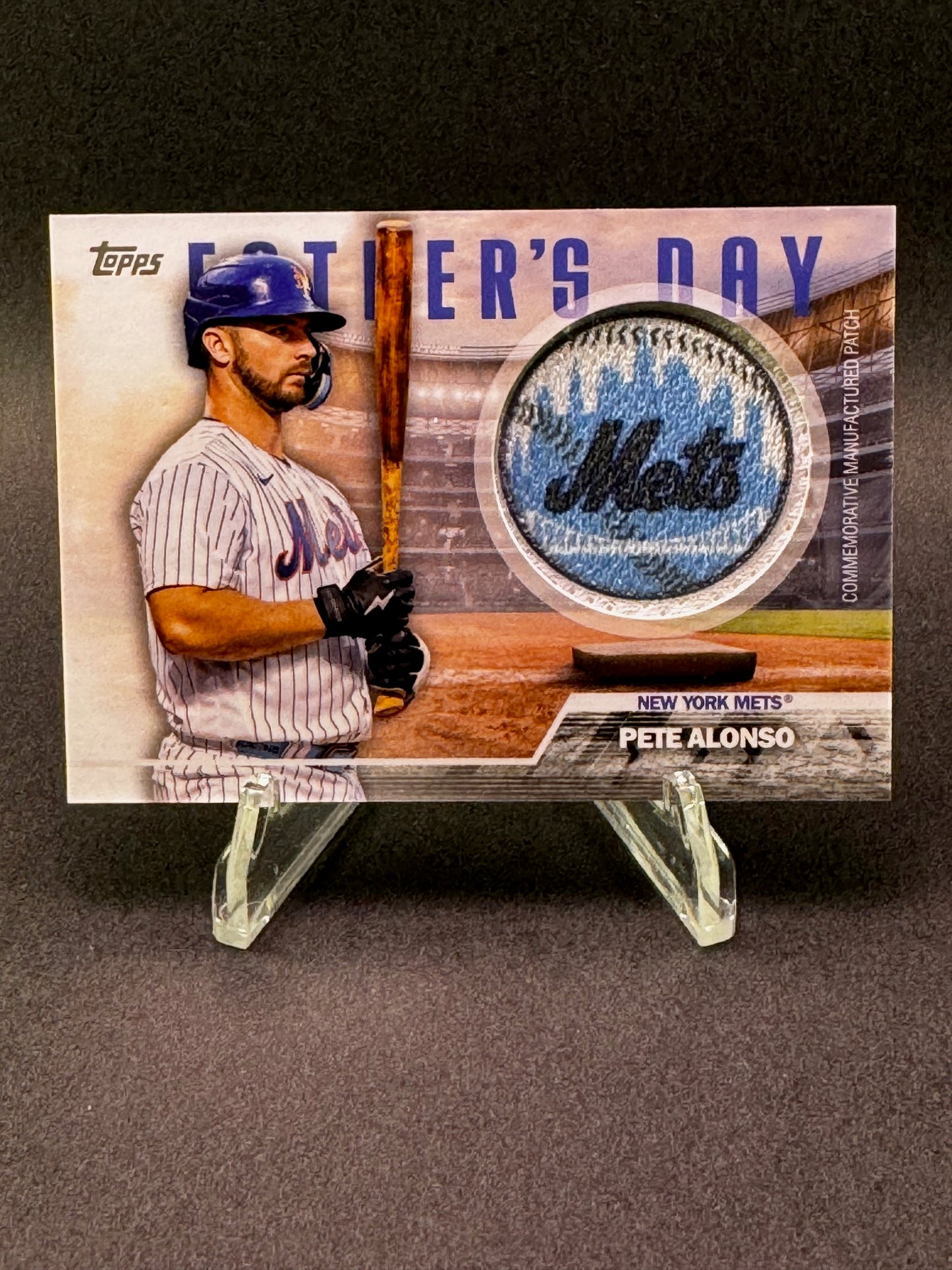 2023 Topps Series Two Father's Day Commemorative Team Patch Pete Alonso New York Mets