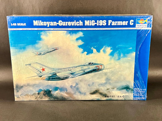 Trumpeter Model Kit 02803 1:48 Scale Mikoyan-Gurevich MiG-19S Farmer C