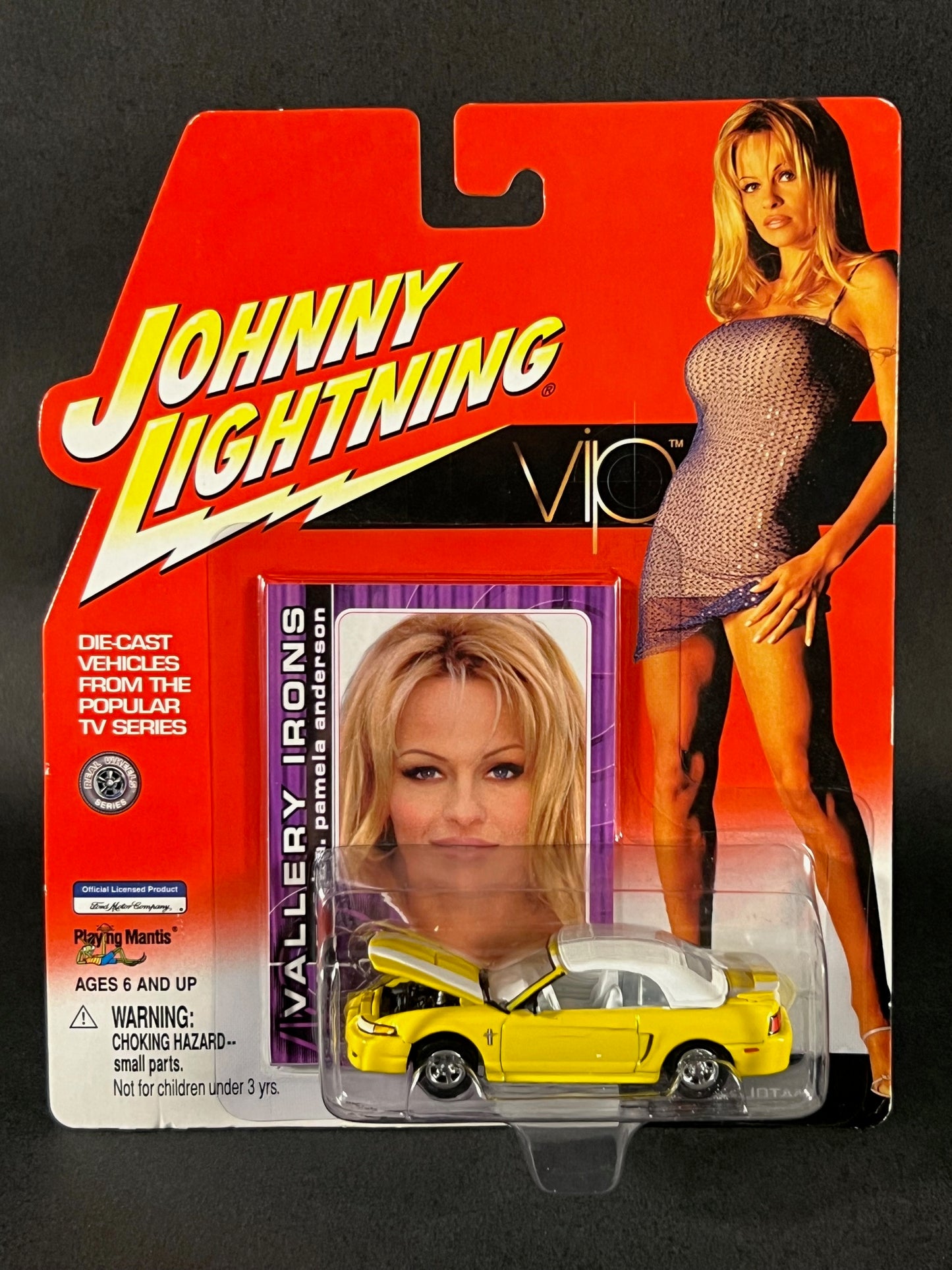 Johnny Lightning 2000 VIP Vallery Irons/Pamela Anderson Nikki's Mustang, Yellow