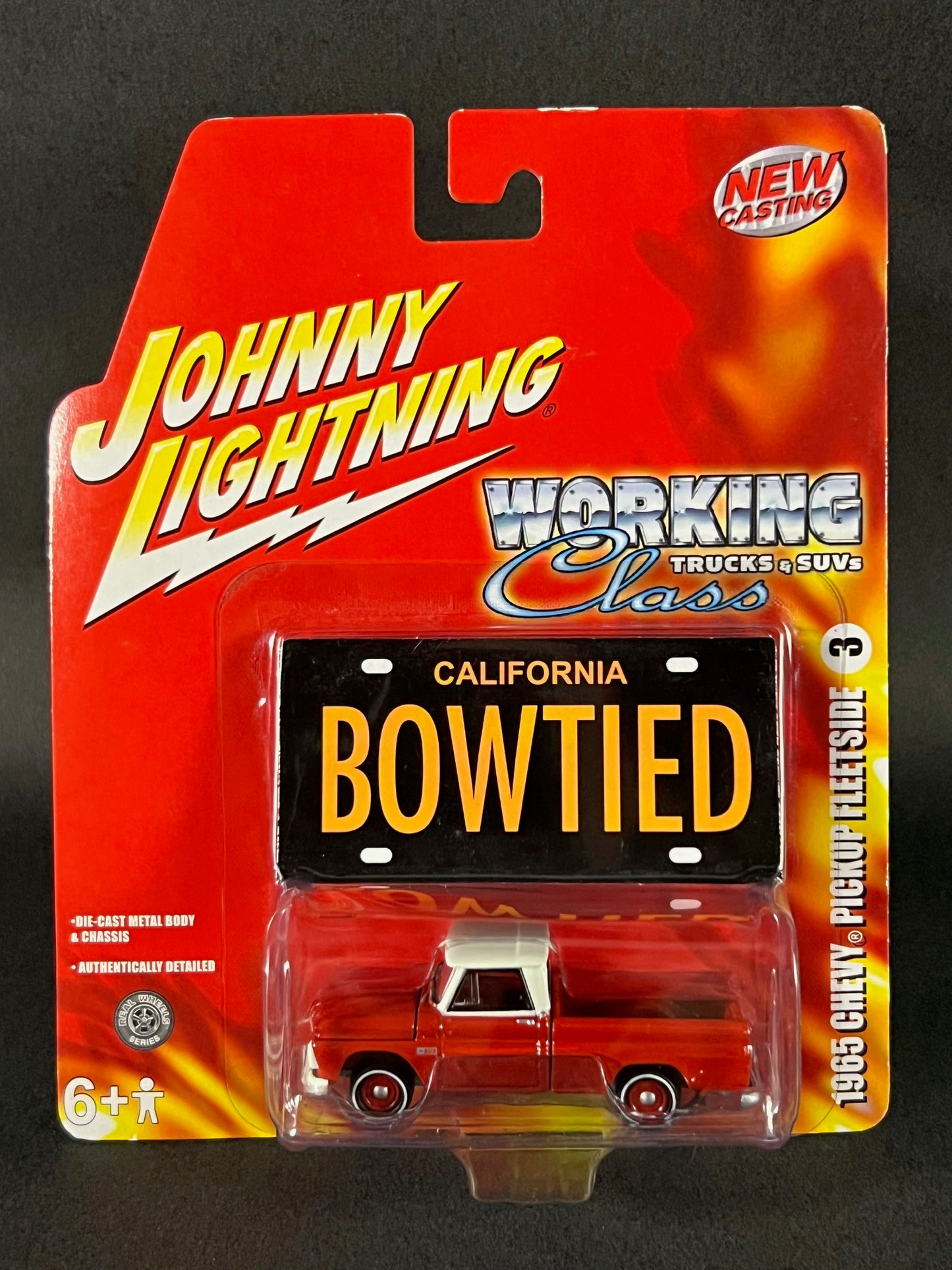 Johnny Lightning Working Class Trucks & SUVs #3 1965 Chevy Pickup Fleetside, Red