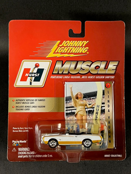 Johnny Lightning 2000 Hurst Muscle #2 Linda Vaughn 1974 Oldsmobile Convertible, White