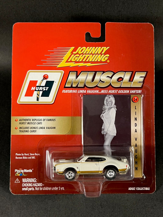 Johnny Lightning 2000 Hurst Muscle #24 Linda Vaughn 1969 Hurst Oldsmobile, White