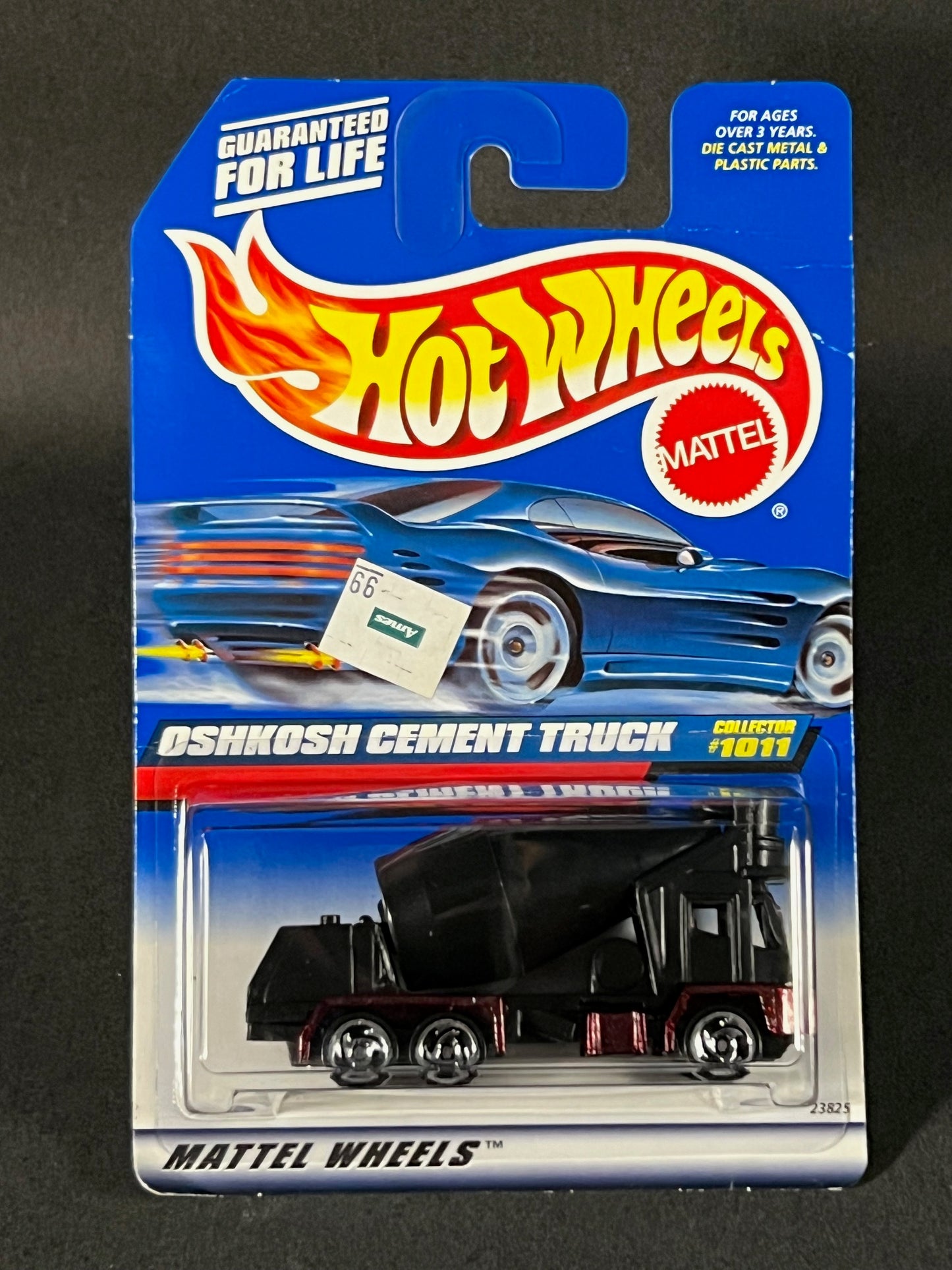 Hot Wheels 1998 #1011 Oshkosk Cement Truck, Black