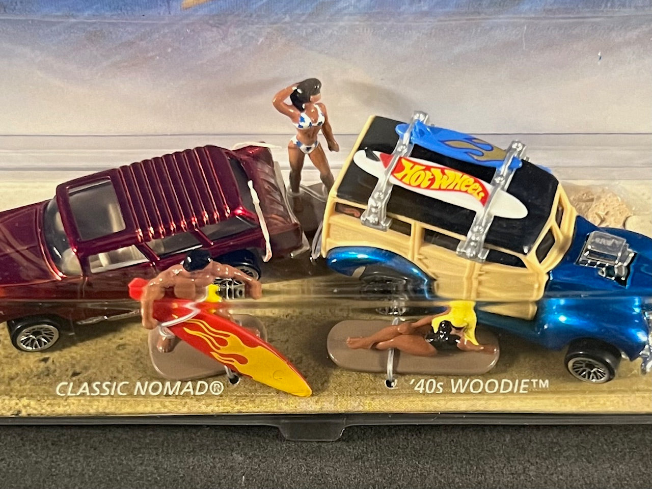 Hot Wheels 1998 Action Pack Surf's Up - Nomad and Woodie