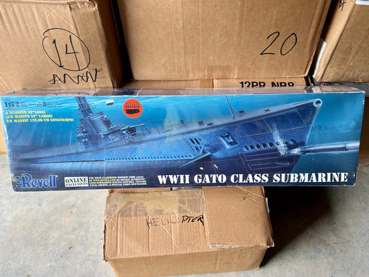 Revell Model Kit 85-0384 1:72 Scale WWII Gato Class Submarine