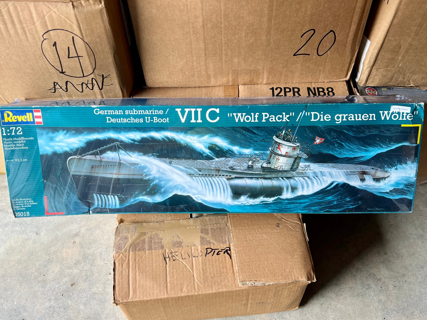 Revell Model Kit 05015	1:72 Scale German Submarine VIIC "Wolf Pack"