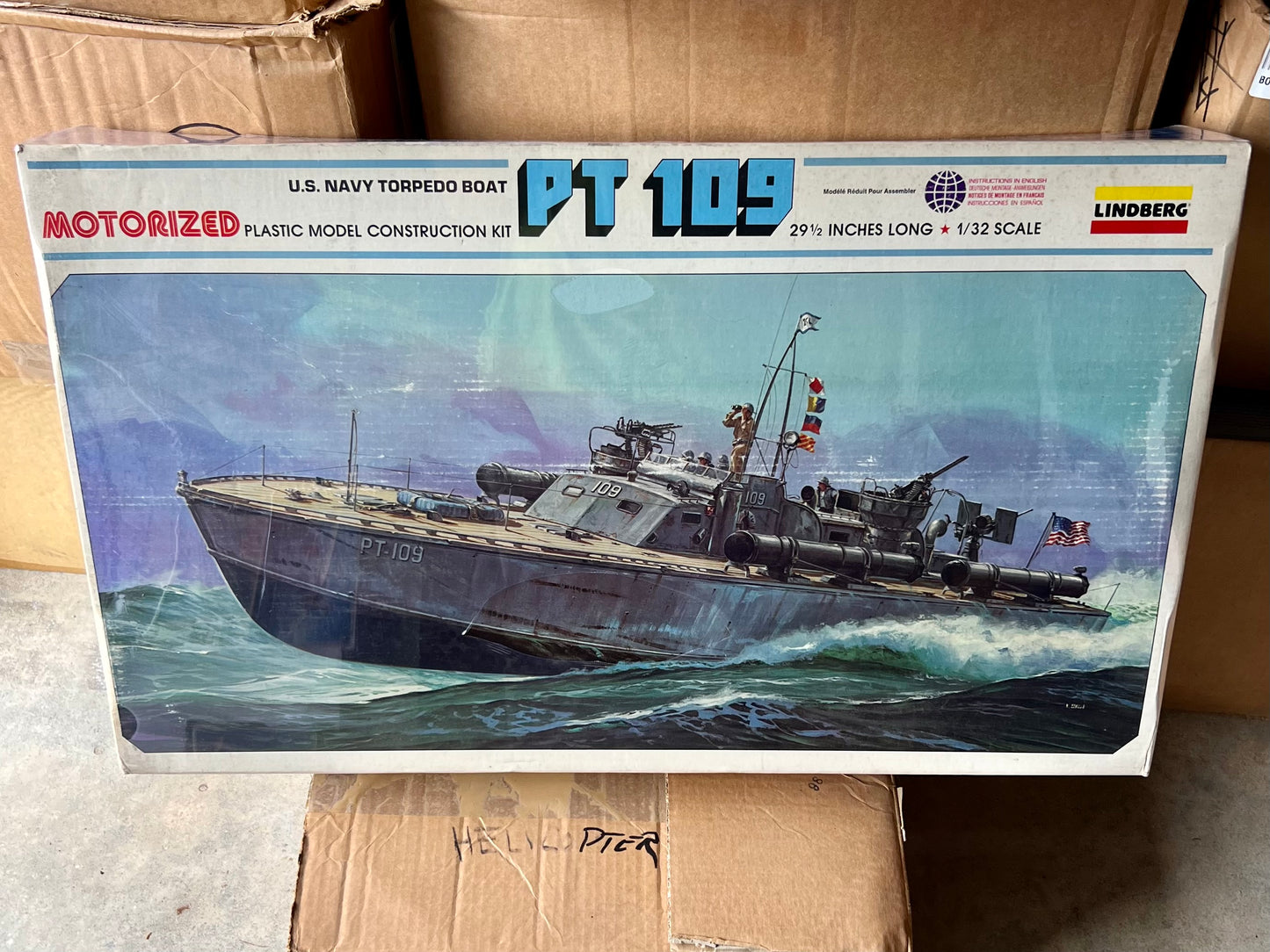 Lindberg Model Kit 812 1:32 Scale Motorized PT 109 US Navy Torpedo Boat