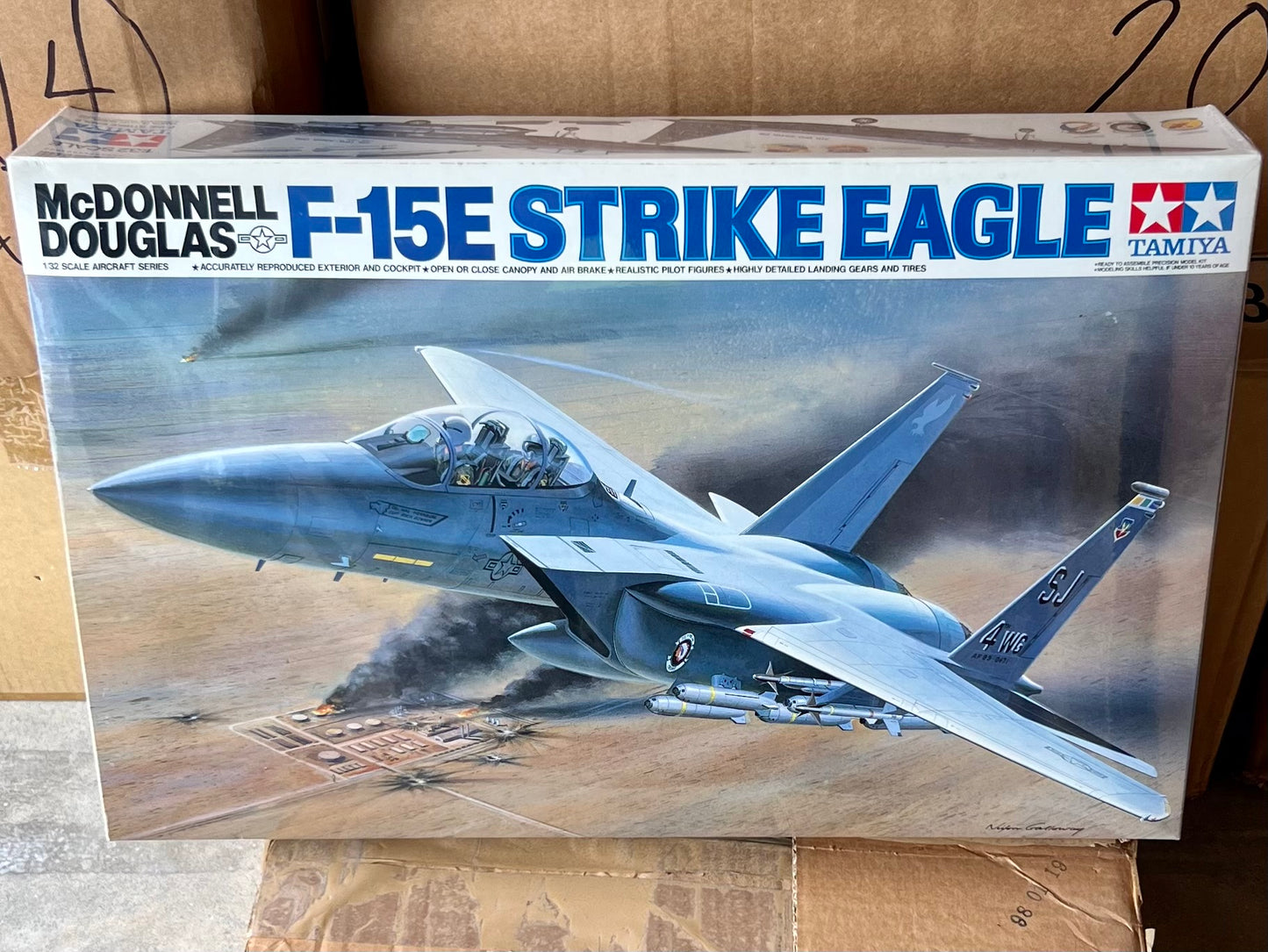 Tamiya Model Kit 60302 1:32 Scale McDonnell Douglas F-15E Strike Eagle