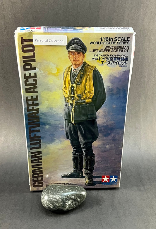 Tamiya Model Kit 36302 1:16 Scale German Luftwaffe Ace Pilot