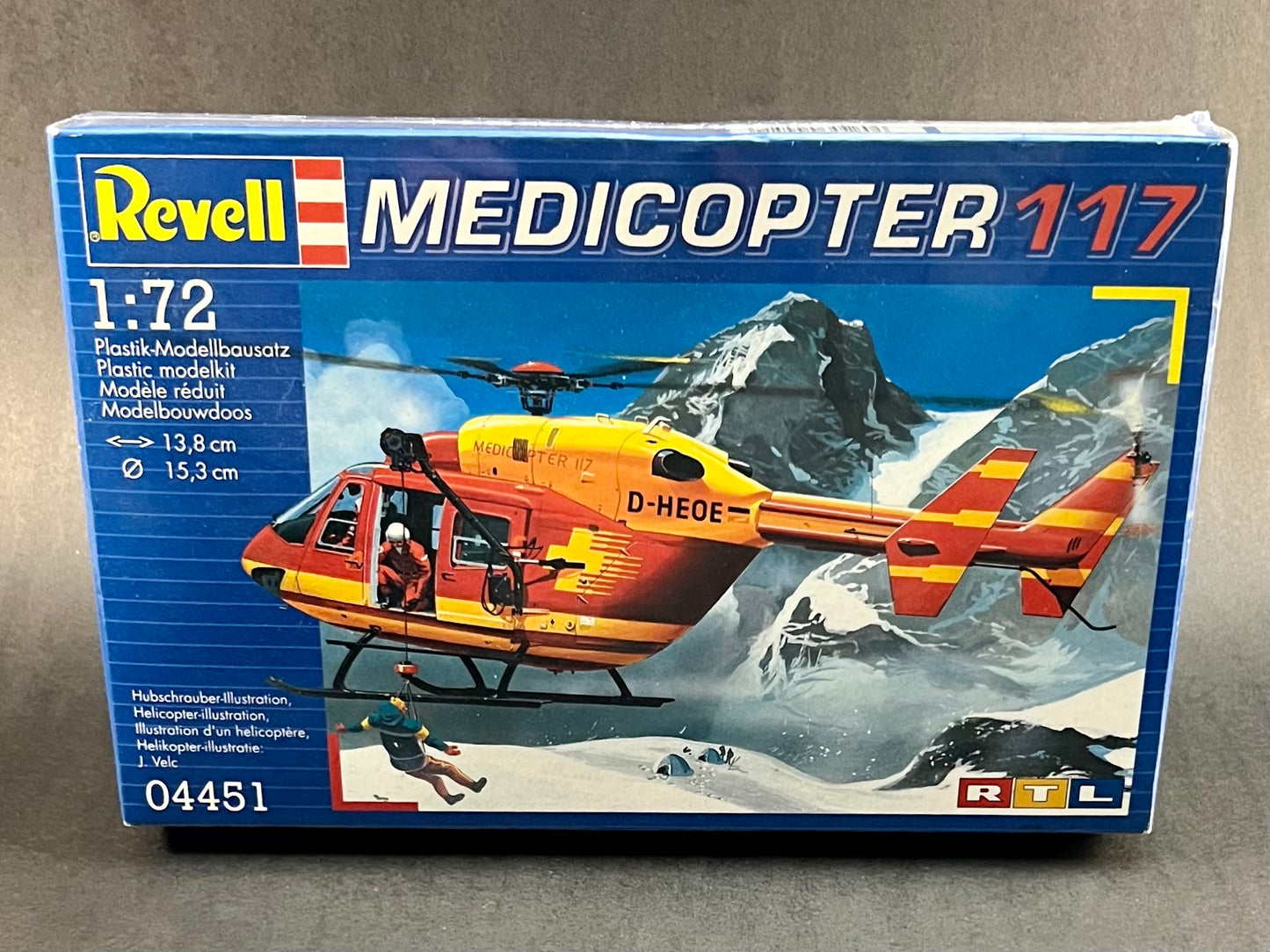 Revell Model Kit 04451 1:72 Scale Medicopter 117