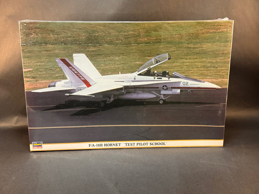 Hasegawa Model Kit 09507 1:48 Scale F/A-18B Hornet 'Test Pilot School'