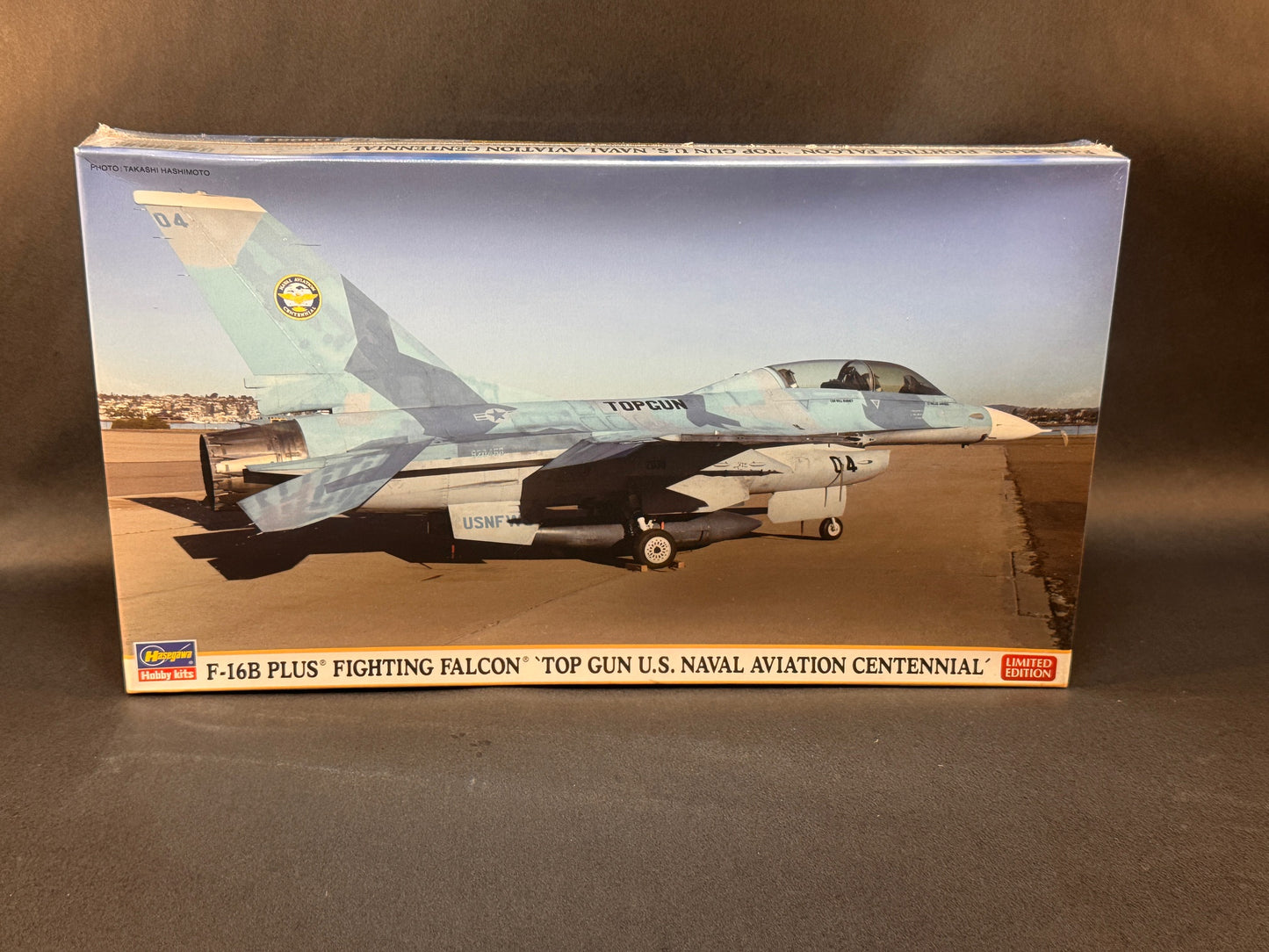 Hasegawa Model Kit 09954 1:48 F-16B Fighting Falcon Top Gun US Naval Aviation Centennial
