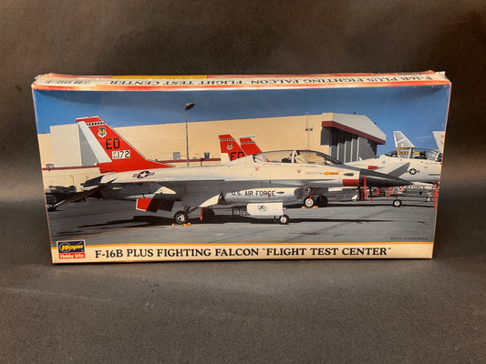 Hasegawa Model Kit 00033 1:72 F-16B Plus Fighting Falcon 'Flight Test Center'