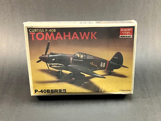 Academy MiniCraft Model Kit 1655 1:72 Scale Curtiss P-40B Tomahawk