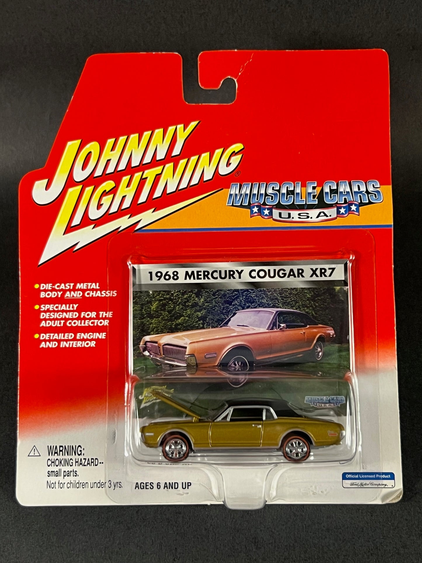 Johnny Lightning 2001 Muscle Cars USA 1968 Mercury Cougar XR7, Gold