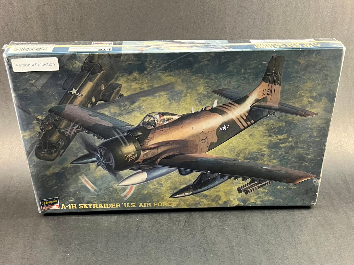 Hasegawa Model Kit BP7 1:72 Scale A-1H Skyraider 'US Air Force'