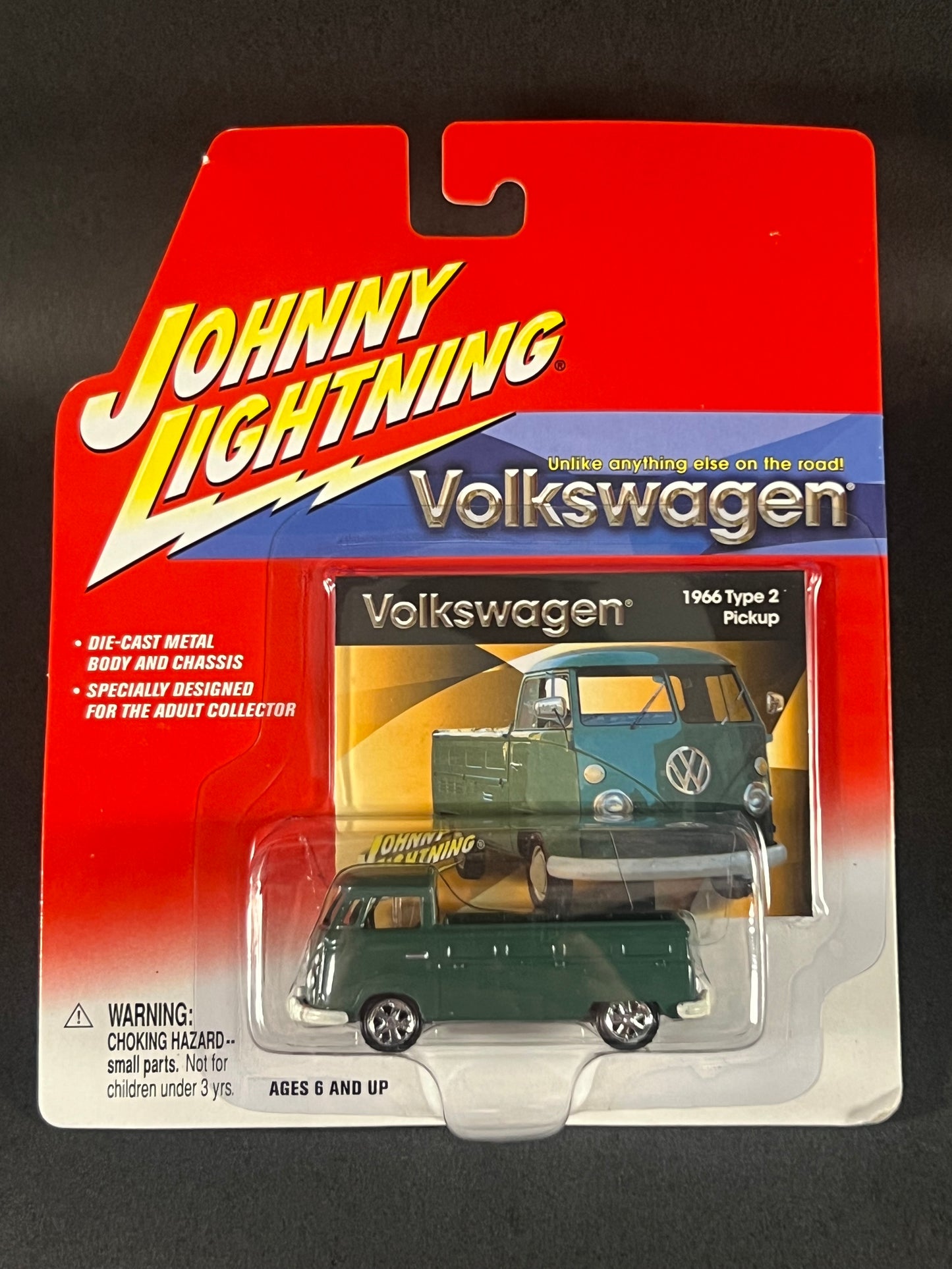 Johnny Lightning 2002 Volkswagen Series 1966 Type 2 Pickup, Green